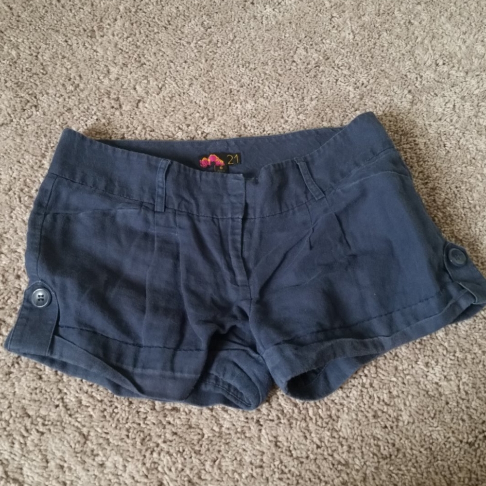 Shorts - Picture 6 of 8